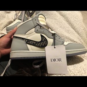 Men’s Dior air 1s size 12!! They only made 8,000 of these shoes